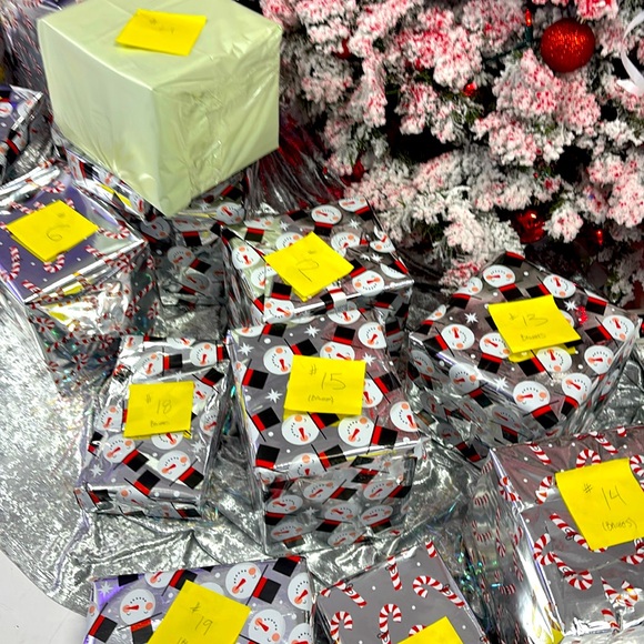 Accessories - White elephant party game